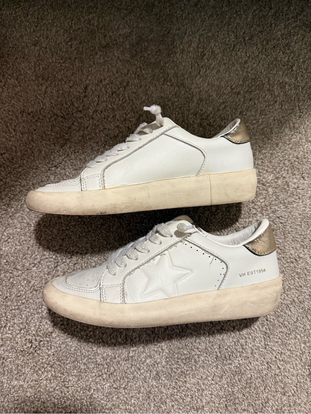 Vintage Havana White Leather Low-Top Sneakers with Metallic Heel Accent